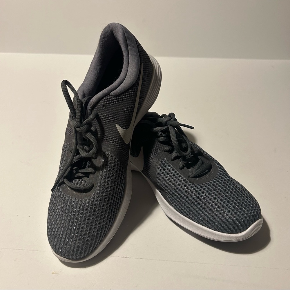 New! Nike RevolutionRunning Shoes Size 9 - Picture 4 of 14